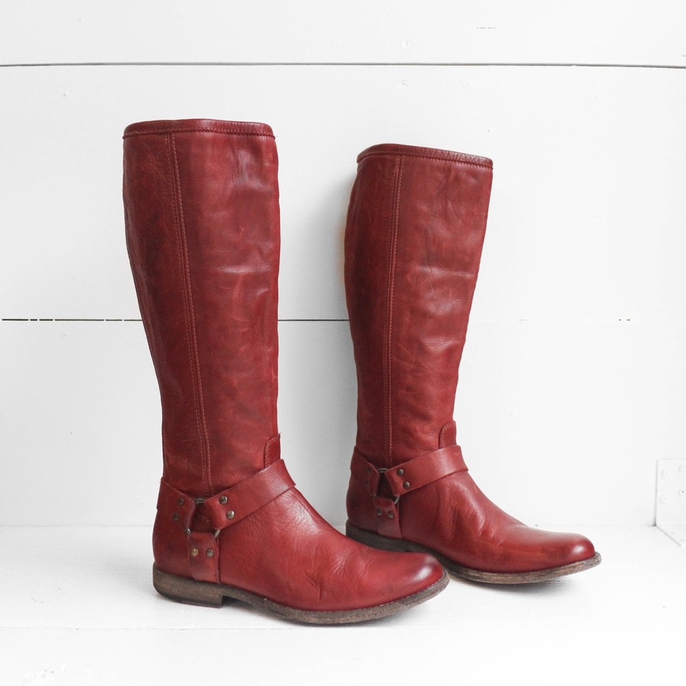 FRYE Phillip Harness Tall in Red